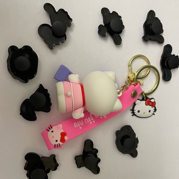 Cinnamoroll & Hello Kitty Croc charms & Keychain - Picture 4 of 4